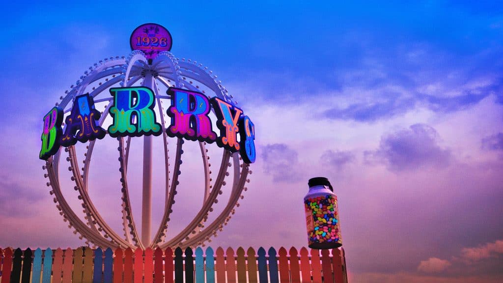 Barry's colorful light globe